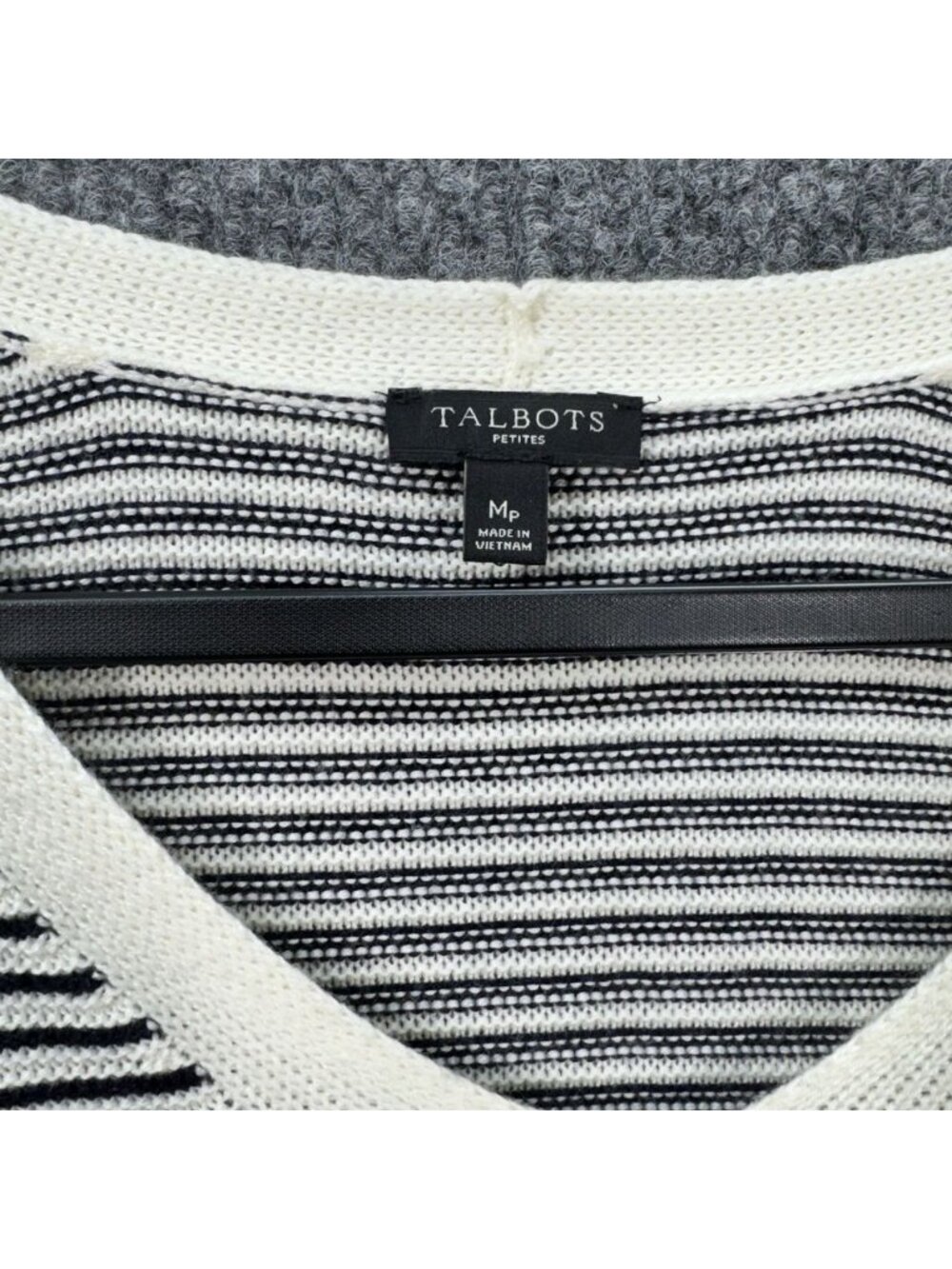 Talbots Sweater Top Women’s MP Petite Black Ivory Stripe Long Sleeve V-Neck Knit - Picture 6 of 10